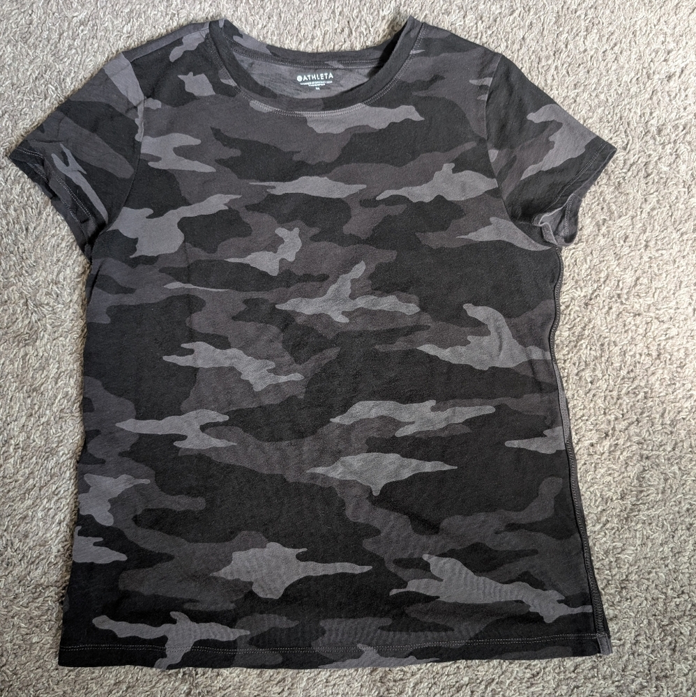 Athleta Black and Gray Camouflage Tee